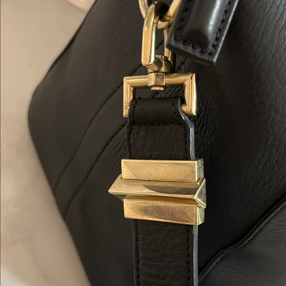 Givenchy Antigona Black Leather Satchel - large - Picture 4 of 13